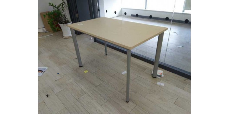 Thanh Lý Bàn Văn Phòng Chân Sắt Giá Rẻ