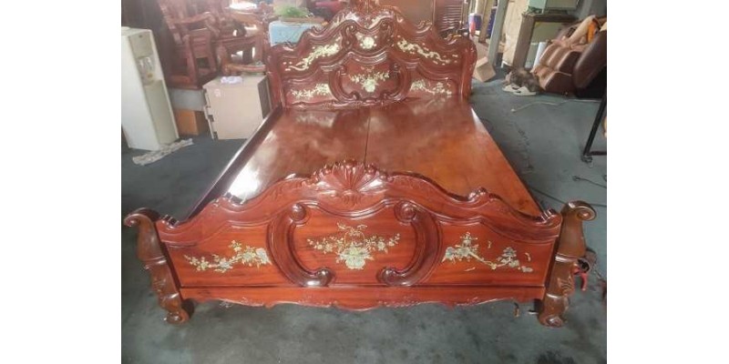 Thanh lý giường gỗ gõ đỏ 1m6x2m giá rẻ