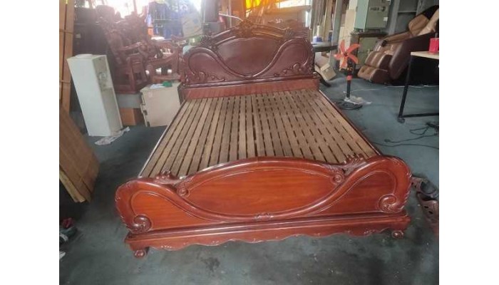 Thanh lý giường gỗ căm xe 1m6x2m giá rẻ