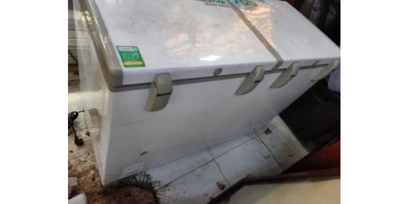 Thanh lý tủ đông cũ Sanaky VH-3699W3 INVERTER 2 ngăn đông mát