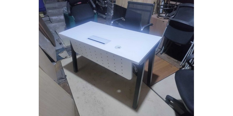 Bàn văn phòng thanh lý 1m2x60 cao cấp giá rẻ