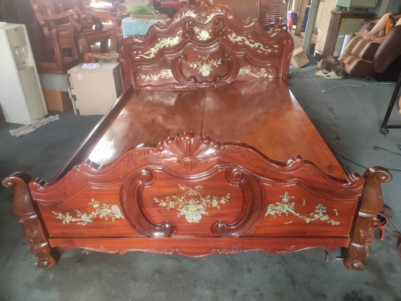 Thu mua giường gỗ cũ giá cao các loại